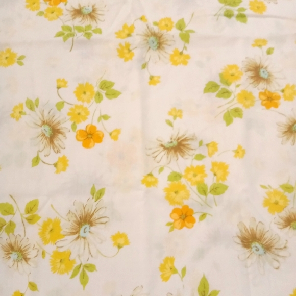 Retro Mod Flower Power Pillowcases - Picture 4 of 6